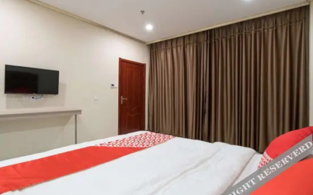 Oyo Heze Palace Hotel (Caozhou Peony Garden Store)