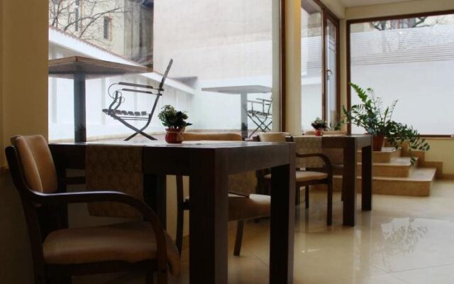 Euro Hotels International Arcul De Triumf