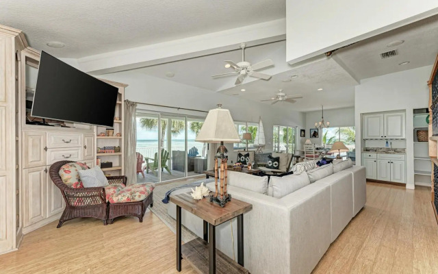 Dolphin Tales - 836 S Bay