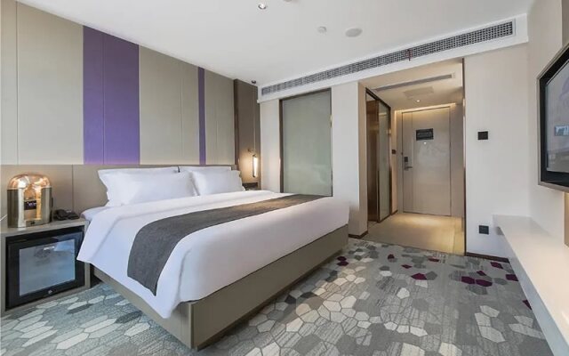 Lavande Hotel Wuhan 2nd Guanggu Road