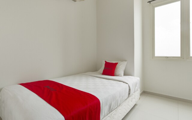 RedDoorz Apartment near Grand City Mall
