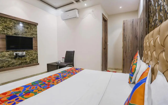 FabHotel Shri Ram Kashi