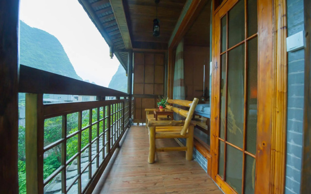 Yangshuo Scenic Mountain Retreat