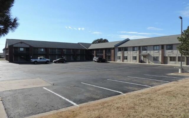 Travelodge by Wyndham Wellington KS