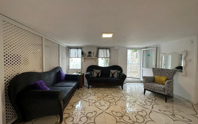 Monat Otel Hacimemis