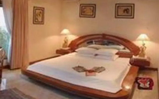 Bali Royal Suites Hotel