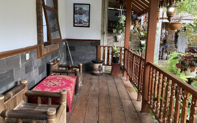 Homestay Candi Pawon Fahrurohman Syariah