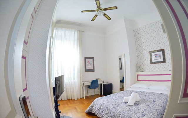 Al Centro Luxury Home