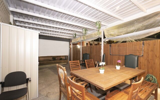 Luxury Villa Darlington - Vine