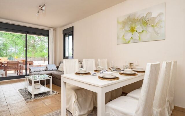 Ground Floor Terrace Apartment in Alamar Ref 31