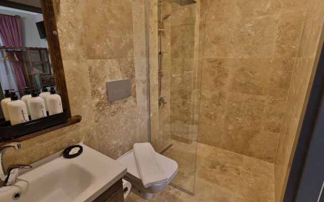Yellow Stone Suites