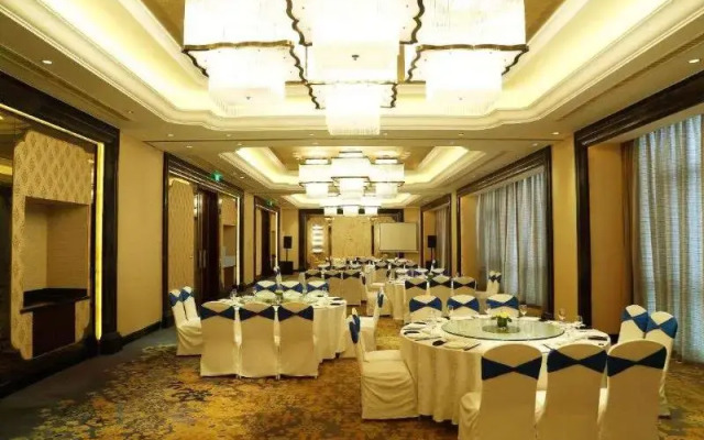 Hangzhou Bay Universal Hotel