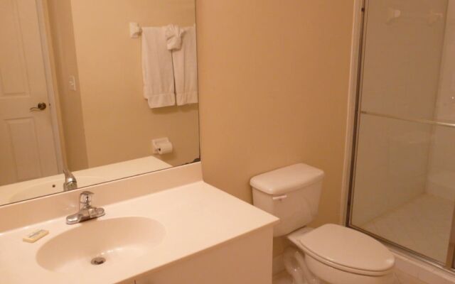 Spacious Condo With sky Views and Steps to South Beach