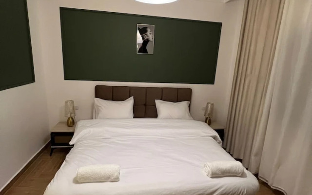 3 Bedroom Apartment Of 200 Square M With Terrace