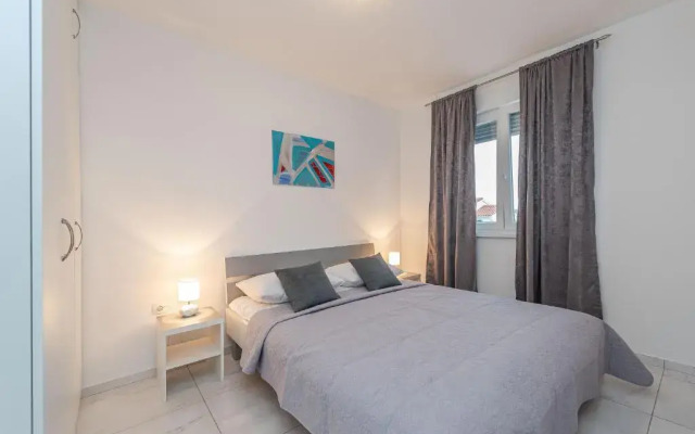 Star 5 modern & centrally ap for 4