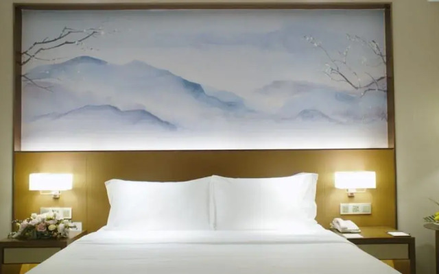 Wuhan Optics Valley Convention Hotel