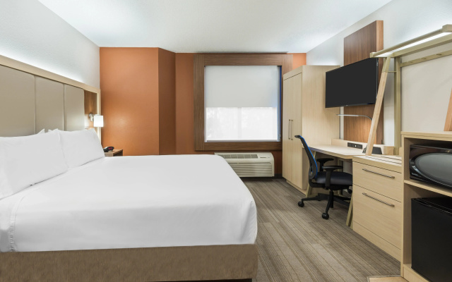 Holiday Inn Express & Suites Nearest Universal Orlando by IHG