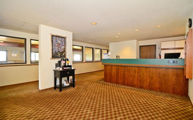 Super 8 by Wyndham Hayward WI