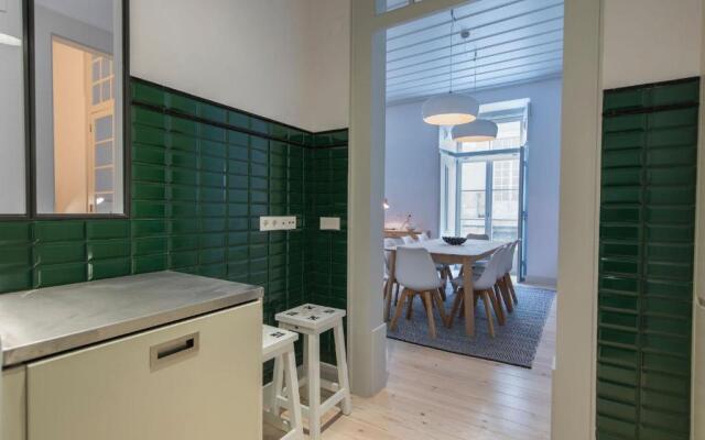 Lovelystay - Charming 3 Bedroom Wonder Downtown