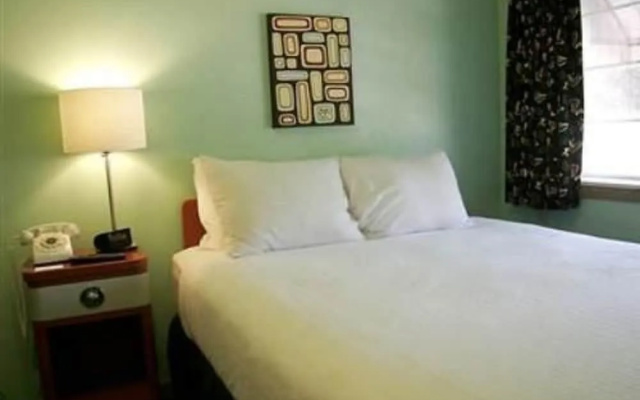 Holiday Music Motel