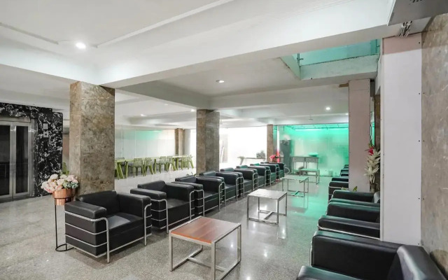 Fabhotel Tanvi Premium