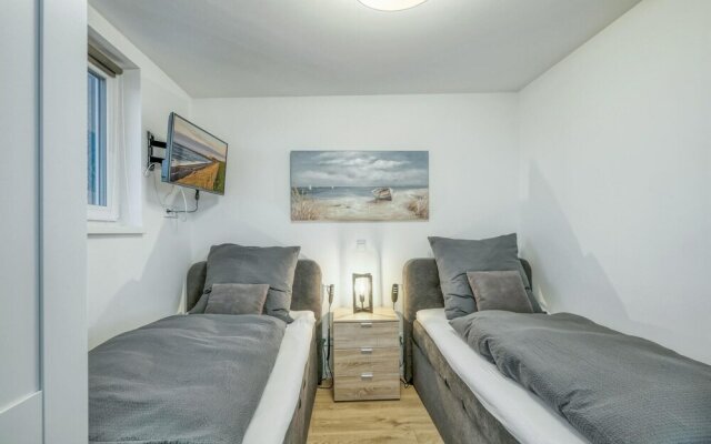 Stunning Home in Tossens With Sauna, 2 Bedrooms and Wifi
