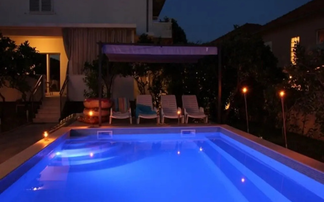 Boris - With Pool - A1