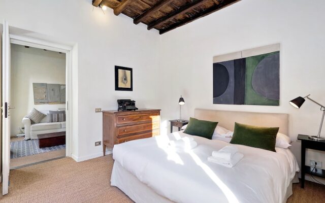 Trevi Charming Apartment