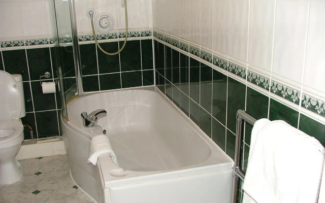 Esseborne Manor Hotel