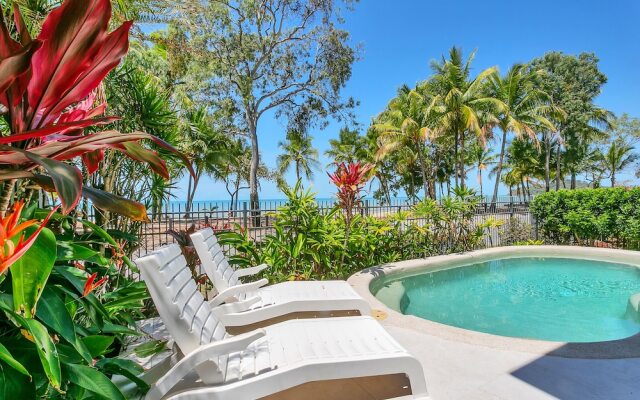 Reeflections Beachfront Holiday House