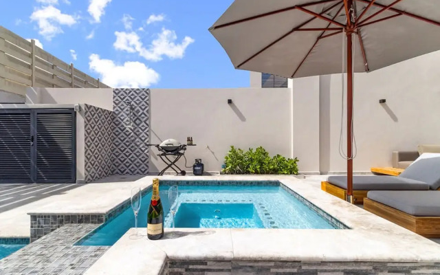 NEW Lux 4BR Villa w Private Pool Walk to Beach
