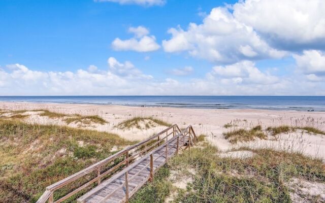 South Fletcher Beachfront Home by RedAwning