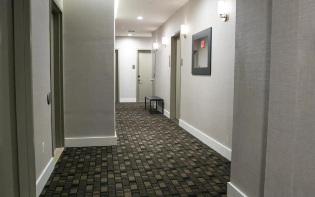 Leon Hotel LES