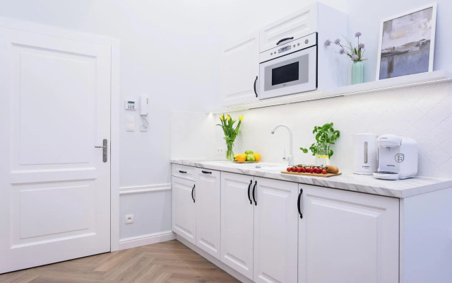 Main Square Apartments