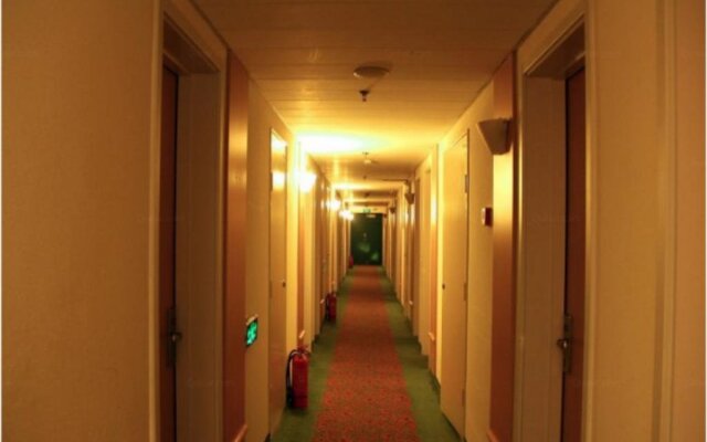 Baotou Donghao Hotel