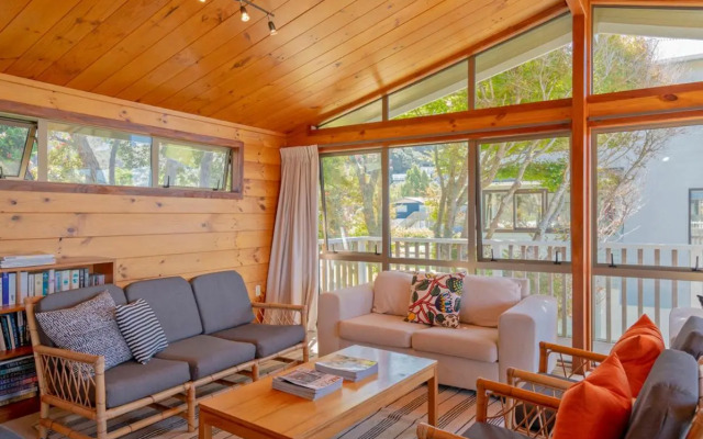 Beachfront Views - Hahei Holiday Home