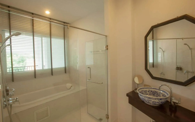 Zantiis Ndol Villas