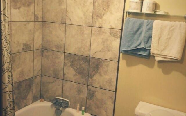 Wakiki Motel & Lounge