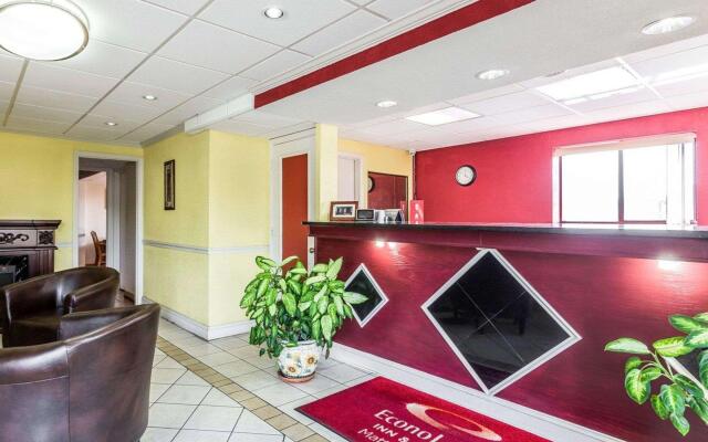 Econo Lodge Inn & Suites Matthews - Charlotte