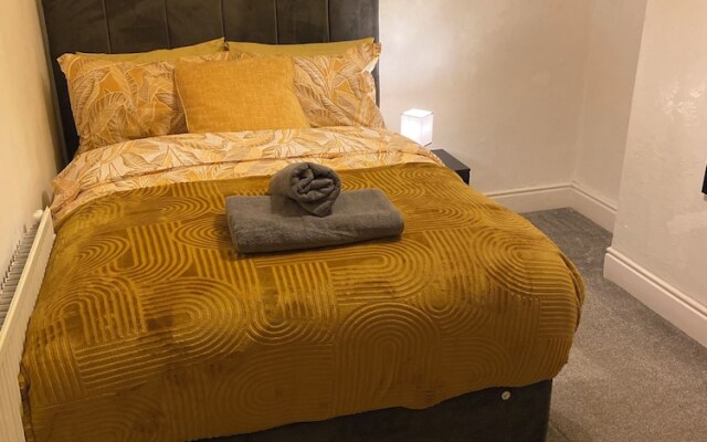 Remarkable 3-bed House in Liverpool