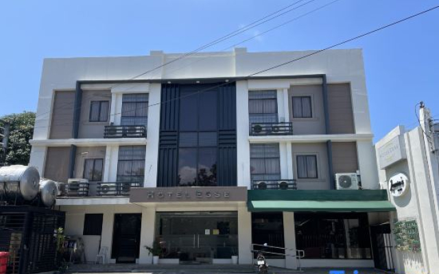 RedDoorz Plus @ Hotel Esse