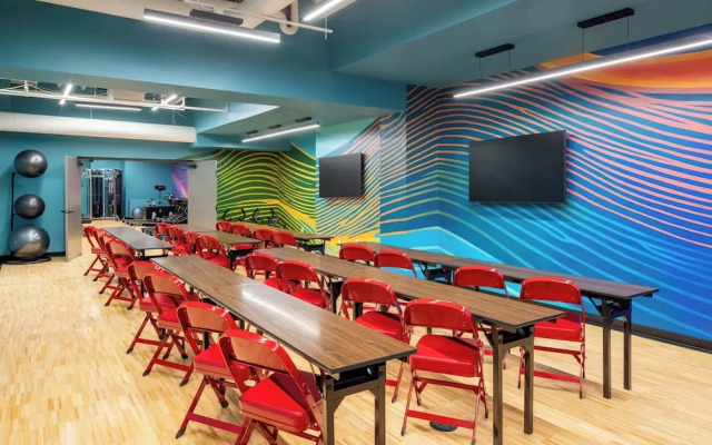 Moxy Cincinnati Downtown