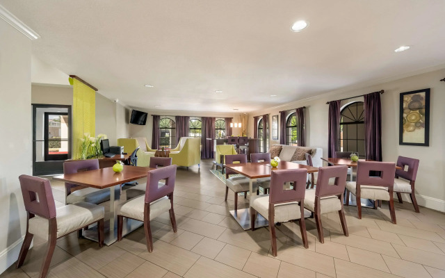 SureStay Hotel by Best Western Deer Park