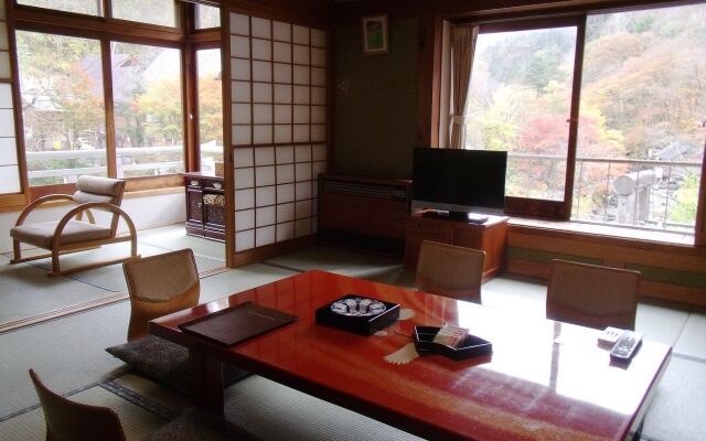 Takaragawa Onsen Osenkaku Hotel