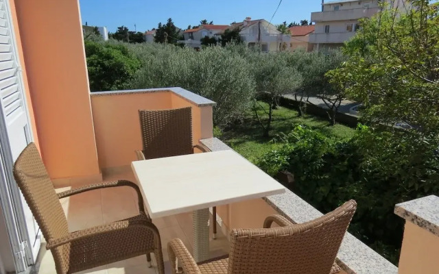 Apartment And Rooms Amenka