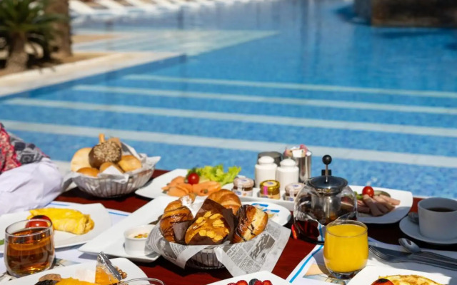 Hilton Luxor Resort & Spa