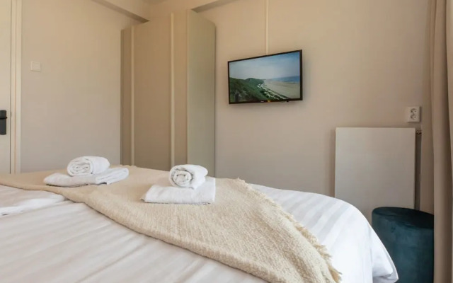 Luxury Apartment With Sauna by the sea