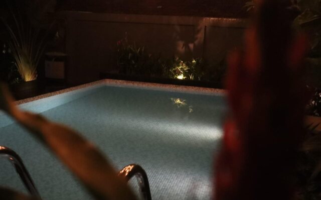 Front One Inn Kediri