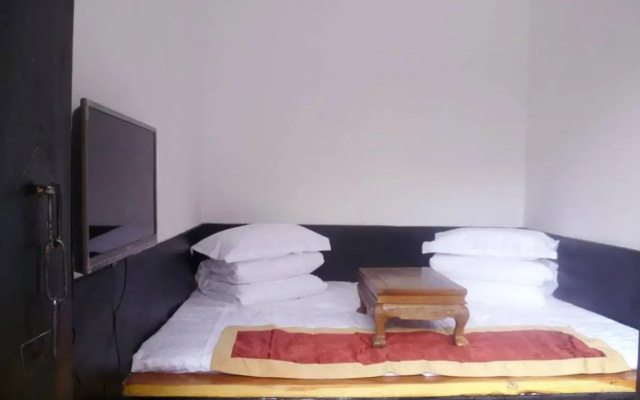Jin Zhong Qixian Dan Feng Ge Hotel