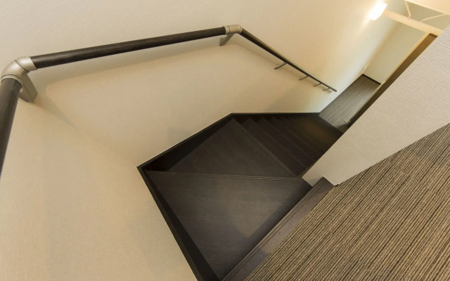 Ryoma Higashiazuma - Hostel